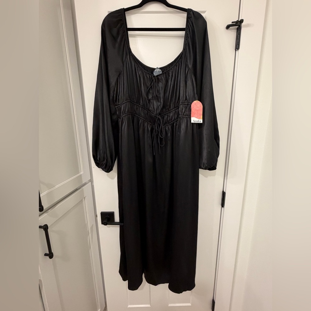 NWT ARULA Black Long Sleeve Dress